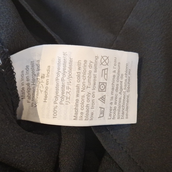 [M] Ruffle blouse - Picture 10 of 10